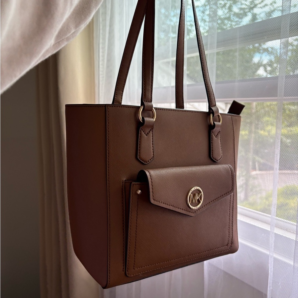 Michael Kors Tan Tote Bag with Gold Accents - Picture 2 of 5